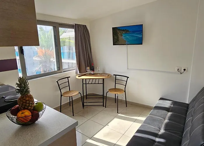 North Bay * Rhodes City